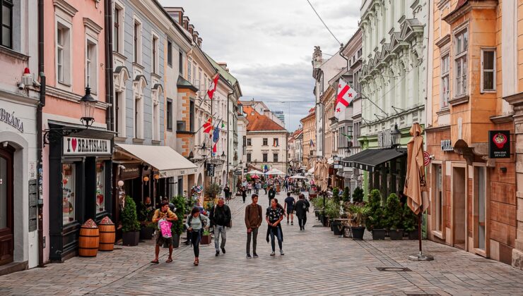 Slovakya’da yayalara hız sınırı geliyor