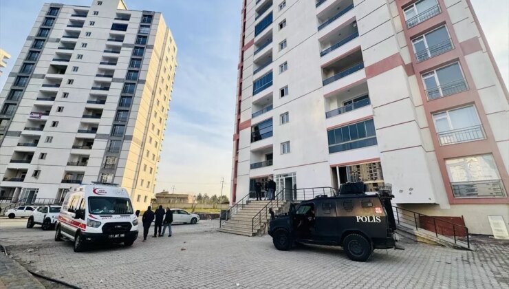Eşinin kayıp ihbarı yaptığı genç kadının cesedi boş dairede bulundu