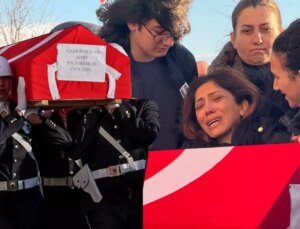 Şehit polisler için düzenlenen törende gözyaşları sel oldu! Geride 7 evlat kaldı