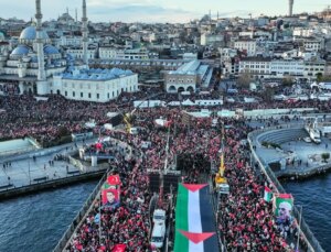 Galata Köprüsü’ndeki Filistin’e destek eylemine yaklaşık 520 bin kişi katıldı