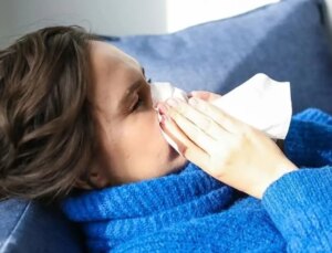 Salgın Türkiye’nin kapısına dayandı, komşuda aciller doldu taştı: 8 ölü