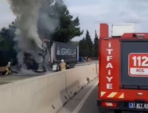 Hatay Belen’de seyir halindeki TIR alev aldı, itfaiye yangını söndürdü