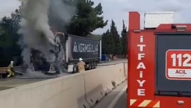 Hatay Belen’de seyir halindeki TIR alev aldı, itfaiye yangını söndürdü